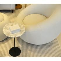 Mesa Lateral NORINA - MÉDIA, tampo redondo Imerso e base Verde Oliva.