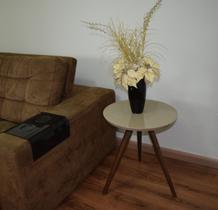 Mesa Lateral Tampo Laqueado Para Sala Tampo 40 cm Tripé Pés Palito