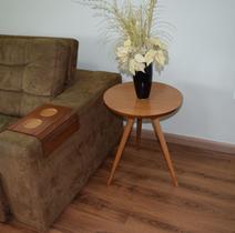 Mesa Lateral Tampo Laqueado Para Sala Tampo 40 cm Tripé Pés Palito