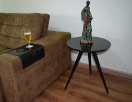 Mesa Lateral Tampo Laqueado Para Sala Tampo 60 cm Tripé Pés Palito