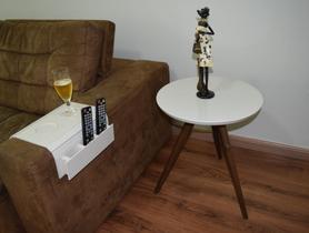 Mesa Lateral Tampo Laqueado Para Sala Tampo 60 cm Tripé Pés Palito - OFF WHITE Mesa Lateral Tampo Laqueado Para Sala Tampo 60 cm Tripé Pés Palito - OFF WHITE