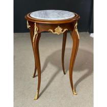 Mesa Luiz XV 50cm Marmore Branco Veios Bronze Adorno Formosa Mesa Luiz XV 50cm Marmore Branco Veios Bronze Adorno Formosa