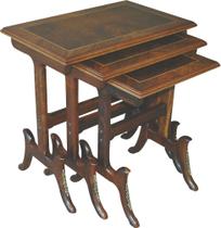 Mesa ninho Clássico, com Marchetaria, apliques fundidos 071x045xx070cm