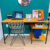 Mesa para Escritório de Ferro e Madeira com Prateleiras Style Industrial Carvalho e Preto Mesa para Escritório de Ferro e Madeira com Prateleiras Style Industrial Carvalho e Preto