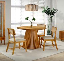 Mesa Redonda de Jantar Harmony com Pés em Madeira Maciça Ripada e Tampo em Cinamomo Cor Mel (Apenas a Mesa)