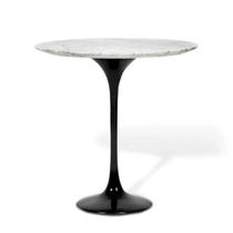 Mesa Saarinen Lateral Carrara 42cm - Base Preta Mesa Saarinen Lateral Carrara 42cm - Base Preta