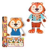 Meus Primeiros Alinhavos Tigre Fashion Brinquedo Educativo Madeira Coordenação Motora - Bate Bumbo - 4 anos