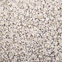 Miçanga Passante Coração Alfabeto Plástico Branco Letra Dourada 7mm 300pçs 45g
