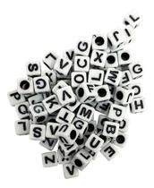 Miçangas Letra Dado Branco Letras Preta Dadinho Entremeio 320un Para Fazer Pulseira Colar Infantil