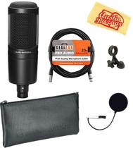 Microfone condensador Audio-Technica AT2020 XLR com acesso.