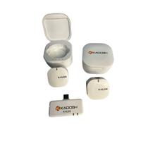 Microfone de Lapela sem Fio Kadosh Duplo KVLOG2 WH Branco Microfone de Lapela sem Fio Kadosh Duplo KVLOG2 WH Branco