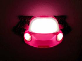 Mini Abajur De Tomada Led Carros Bivolt Infantil