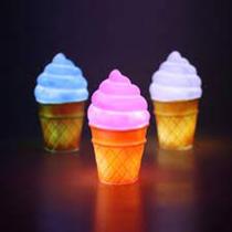 Mini Abajur Em Formato De Sorvete Com Bateria Inclusa Mini Abajur Em Formato De Sorvete Com Bateria Inclusa