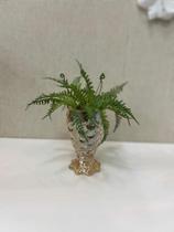Mini Arranjos Artificial vaso de vidro Dourado com samambaia 17cm