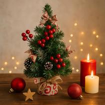 Mini Árvore de Natal de Mesa Decorada Com Pinha Frutinhas Laço Para Decorar Escritórios Consultórios