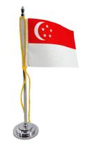 Mini Bandeira de Mesa Cingapura 15 cm Poliéster Mini Bandeira de Mesa Cingapura 15 cm Poliéster