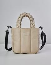 Mini Bolsa Trança Matelassê Bege Aveia Cor:BegeTamanho:Único Mini Bolsa Trança Matelassê Bege Aveia Cor:BegeTamanho:Único
