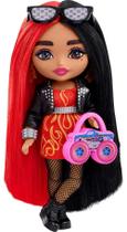 Mini boneca Barbie Extra Minis com acessórios de 14 cm com vestido Flame