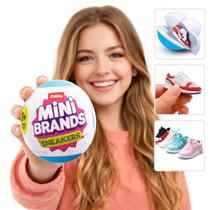 Mini Brands Sneakers Mini Tênis Colecionável Surpresa em Cápsula Mágica