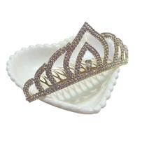 Mini Coroa de Noiva em Formato de Arcos com Pentinho Mini Coroa de Noiva em Formato de Arcos com Pentinho