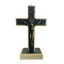 Mini Crucifixo De Mesa Jesus Com Medalha De São Bento 17 Cm - SJO Artigos Religiosos