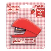 Mini Grampeador Picnic Removedor de Grampo Embutido Coleção Morango + 100 Grampos Grampeia até 10 Folhas - Leo&Leo