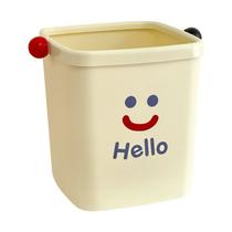 Mini lixeira de mesa Hello Trash Can com alça de plástico de 18x20cm Mini lixeira de mesa Hello Trash Can com alça de plástico de 18x20cm