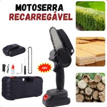Mini motosserra elétrica bivolt compacta e poderosa para diferentes tipos de trabalhos.