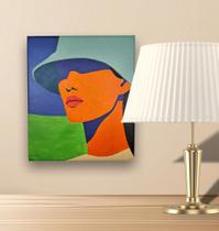 Mini Quadro Top decorativo pintado a mão de garota com chapéu azul medindo 30x25x2cm