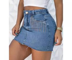 Mini Saia Jeans Com Brilho Desfiada Na Barra Bolso Zíper Mini Saia Jeans Com Brilho Desfiada Na Barra Bolso Zíper