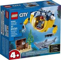 Mini-submarino LEGO City Ocean 60263 de brinquedo com tesouro pirata