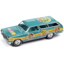 Miniatura - 1:64 - 1965 Chevy 2-Door Wagon The Game of Life - Pop Culture - Johnny Lightning JLPC009