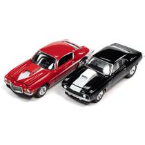 Miniatura - 1:64 - 1969 Chevy Camaro ZLX Phase II e 1973 Chevy Camaro ZLX II - Vermelho - Johnny Lightning - JLPK017