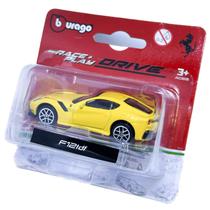 Miniatura - 1:64 - Ferrari F12tdf Amarela - Race & Play Drive - Bburago Miniatura - 1:64 - Ferrari F12tdf Amarela - Race & Play Drive - Bburago