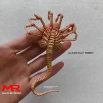 Miniatura Alien Chestburster Facehugger Em Pote De Vidro Fire Girl FG027 FG028 - Adereço De Filme E