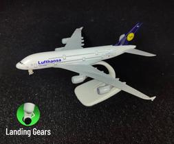 Miniatura Avião Comercial Airbus A380 Lufthansa - Escala 1/250