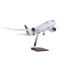 Miniatura Avião Comercial Boeing 787 Latam Versão Com Led - Escala 1/130