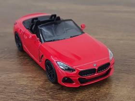 Miniatura BMW Z4 Conversível Kinsmart 1/34 Metal e Fricção Vermelha