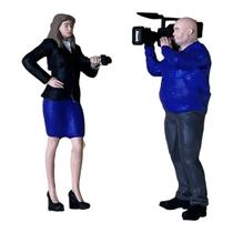 Miniatura Boneco Cameraman e Repórter 1:24 Miniatura Boneco Cameraman e Repórter 1:24