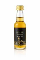 Miniatura Cachaça Dona Cris Ouro Master Distillery 60ml Miniatura Cachaça Dona Cris Ouro Master Distillery 60ml