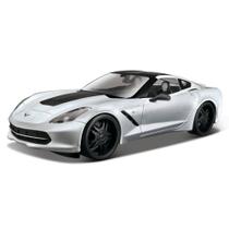 Miniatura Carro 2014 Corvette Stingray 1/24 Design Prata Maisto 32510 Miniatura Carro 2014 Corvette Stingray 1/24 Design Prata Maisto 32510
