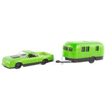 Miniatura Carro Chevrolet El Camino + Camper Trailer 1/64 Verde Maisto 11368