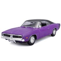 Miniatura Carro Dodge Charger R/T 1969 1/18 Roxo Maisto 31387