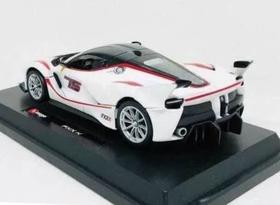 Miniatura Carro Ferrari FXX K 75 - Ferrari Racing - Branco - 1:24 - Burago