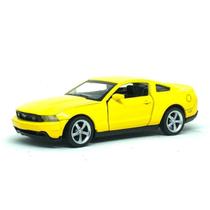 Miniatura Carro Ford Mustang Gt C Fricção 1/32 Amarelo Calif. Collectibles 44400 Miniatura Carro Ford Mustang Gt C Fricção 1/32 Amarelo Calif. Collectibles 44400