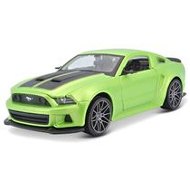 Miniatura Carro Ford Mustang Street Racer 2014 1/24 Verde Maisto 31506