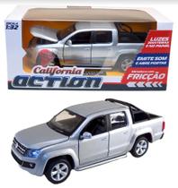 Miniatura Carro Volkswagen Amarok C/ Luz e Som - California Action - 1:32 - California Toys