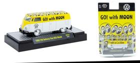 Miniatura Carro Volkswagen Delivery Van Kombi USA (1660) - "Mooneyes" - Hobby Specials - 1:64 - M2 Miniatura Carro Volkswagen Delivery Van Kombi USA (1660) - "Mooneyes" - Hobby Specials - 1:64 - M2