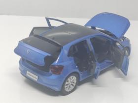 Miniatura carro vw new polo 1:32 abre 4 portas luz