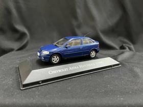 Miniatura Chevrolet Astra Hatchback 1998 1:43 Ixo Azul Miniatura Chevrolet Astra Hatchback 1998 1:43 Ixo Azul